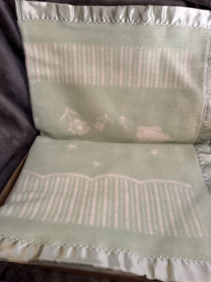 Vintage Green Pepperell Bear Carousel Nod Time Baby Blanket Satin Nylon
