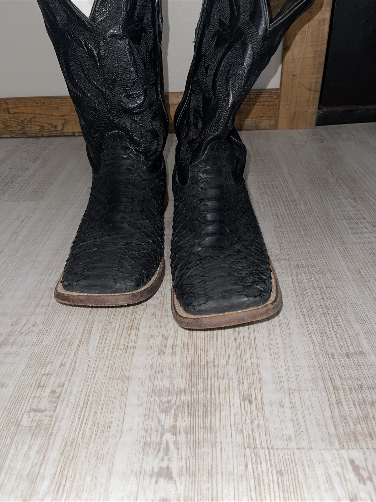 MEN S COWBOY BLACK PYTHON PRINT SQUARE TOE PULL O… - image 1