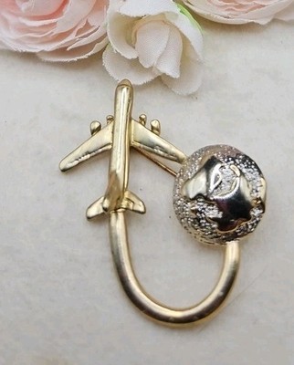 Vintage Plane Flying Around The Word Brooch Pin Globe Airplane Earth Gold Tone