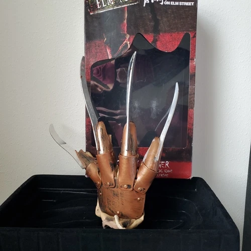 Freddy Krueger Gant Rubis 2446 Supreme Edition Réplique Gant Plastique Réparé