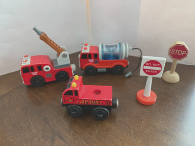 Thomas Friends Wooden Railway Train Hook & Ladder Water Tanker Fire Truck  Lot