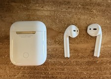 Apple AirPods In-Ear Wireless Bluetooth Earbuds Built-In Mic White A2031