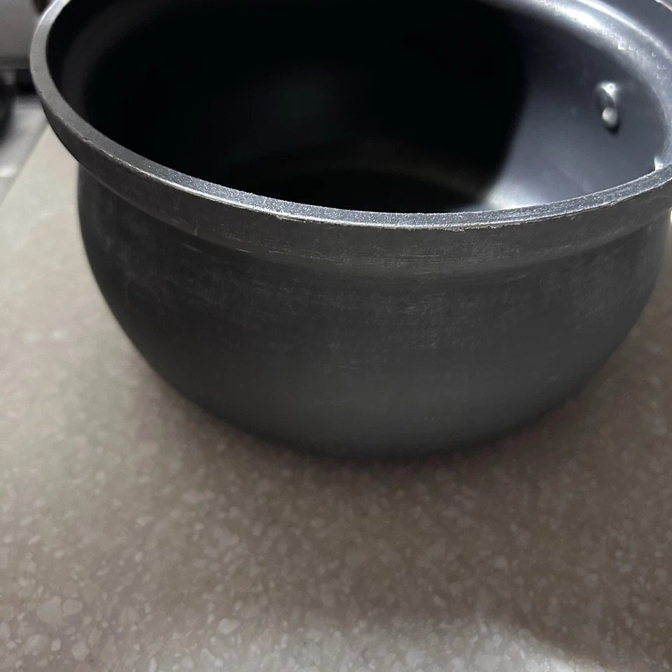 Sartén para salsa Belgique Elite de dos cuartos con tapa Foto 4 de 4