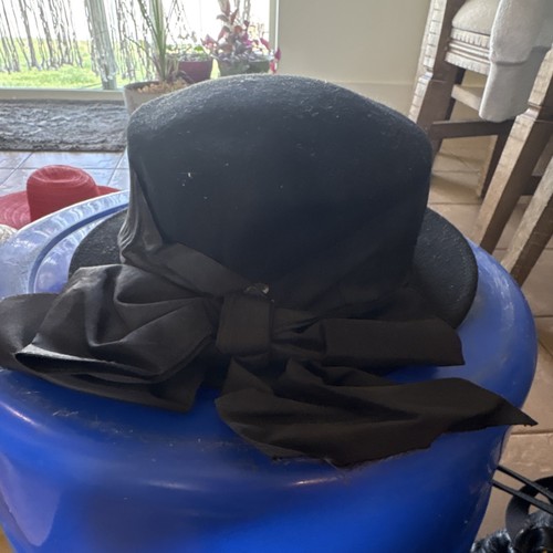 Black Felt Women's Top Hat with Bow Accent Formal Classic Solid - Picture 2 of 3