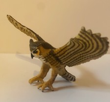 Safari Ltd GREAT HORNED OWL Wings Spread Landing Retired Animal Figure 2006 Toy