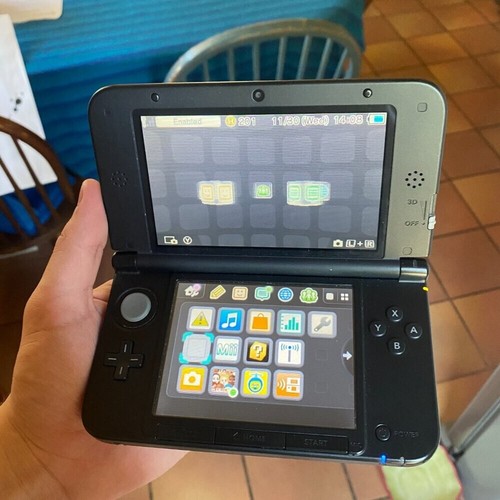 BUNDLE OF 3 Nintendo 3DS Video Game Consoles & 3 Games - Picture 5 of 8