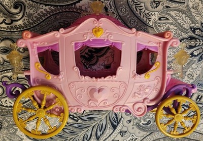 Mattel 2011 DIsney Sleeping Beauty Coach 
