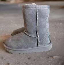 UGG TODDLER CLASSIC II 1017703T GREY SIZE 6 BOOTS 100 AUTHENTIC BRAND NEW