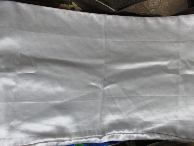 ""BODY PILLOW PILLOW CASE - SATIN, WHITE"" ZIP CLOSE