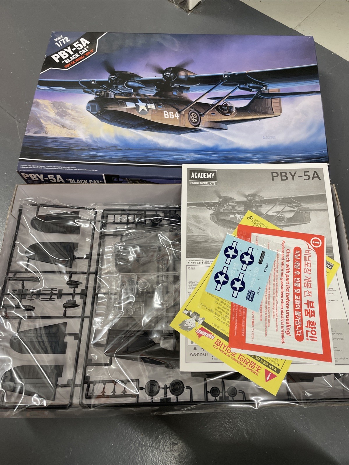 Academy 12487 1:72 Consolidated PBY-5A Catalina 'Black Cat Flying Boat Model Kit