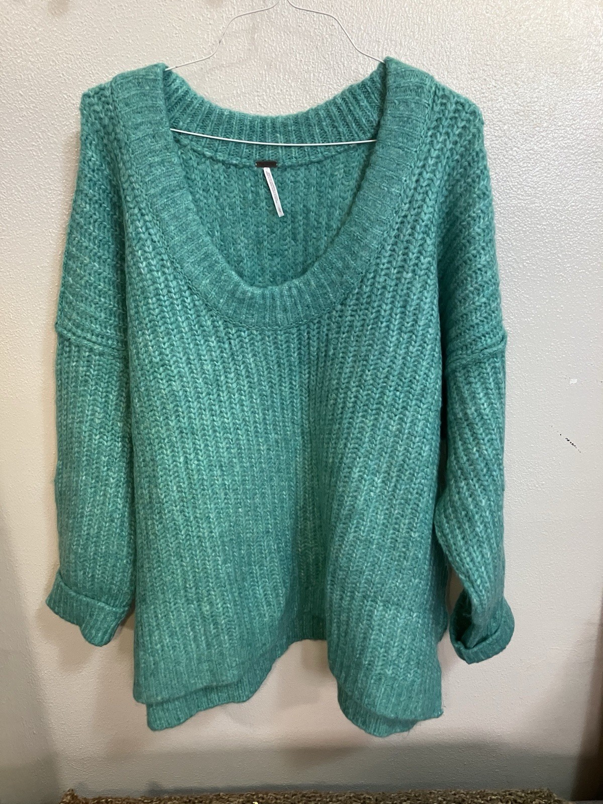 Free People Oversized Chunky Knit Sweater Green V Neck Long Sleeve Womens NWT L