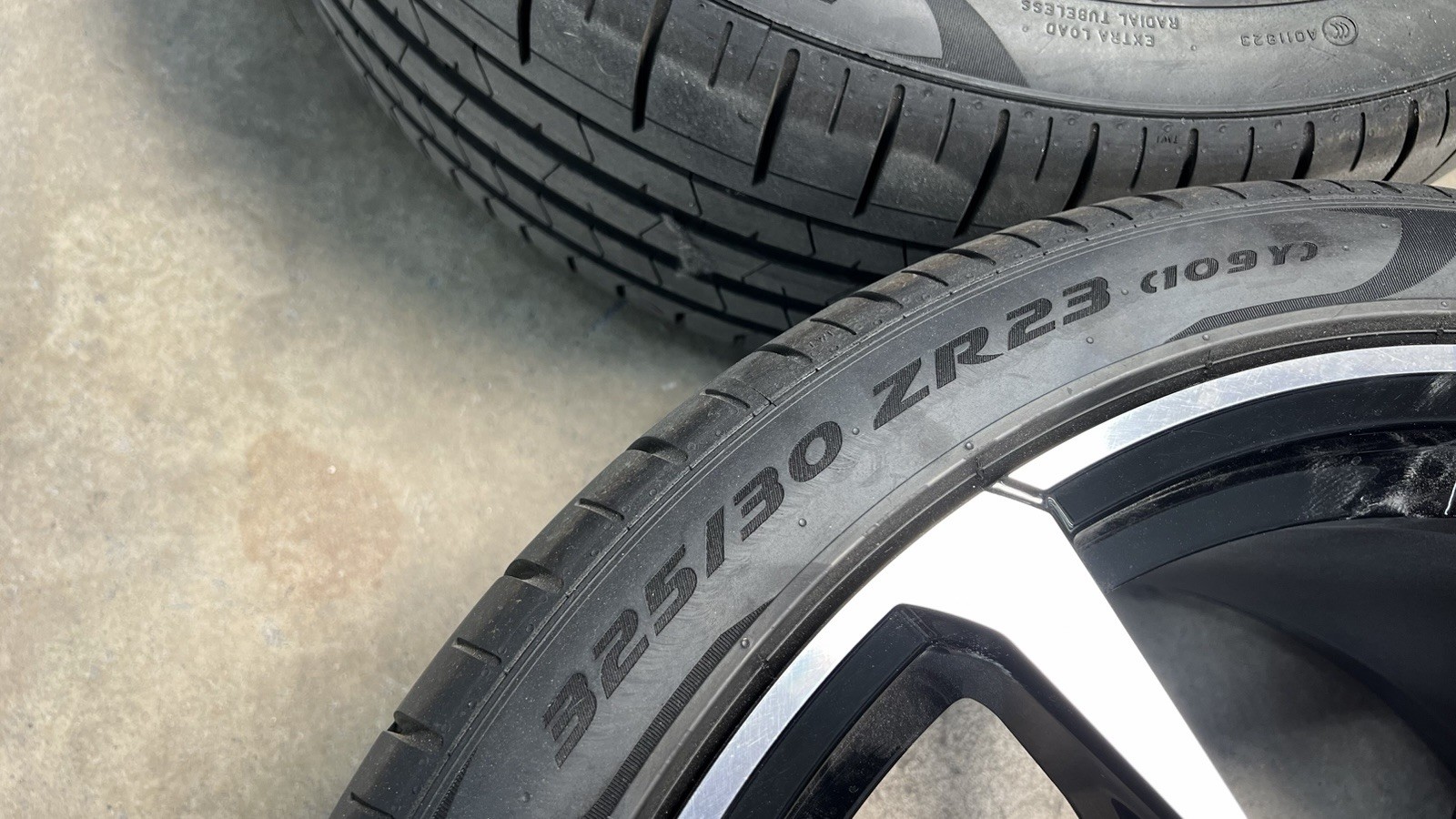 Lamborghini Urus 23” Wheels Rims Black OEM