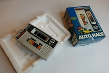 Mattel AUTO RACE  Vintage Electronic Handheld Tabletop Arcade Video game R9 NICE