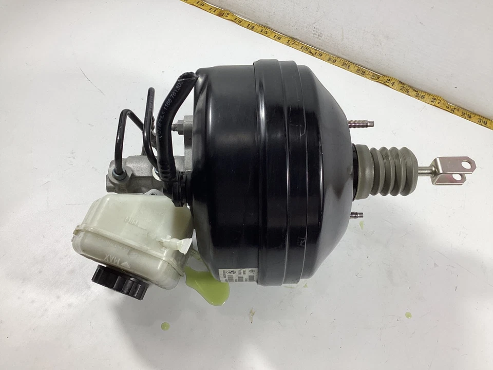 BMW 328i 320I F30 2013-2016 refuerzo de freno y cilindro maestro y depósito OEM. Foto 3 de 4