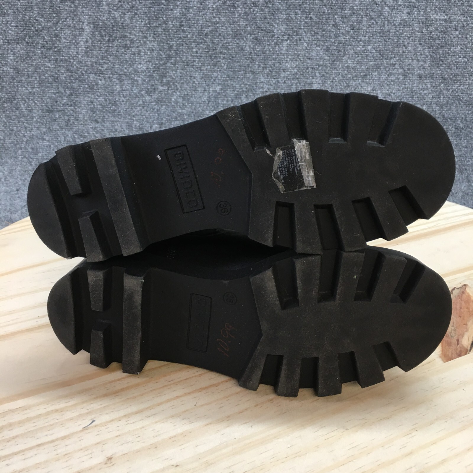 H & M Boots Womens 36 Chelsea Ankle Booties Black Pull On Chunk Heels Comfort