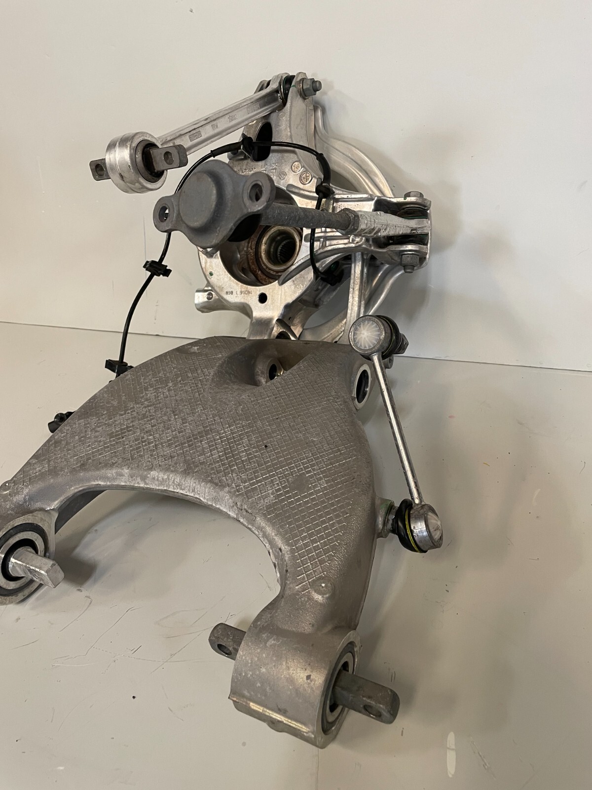 Ferrari California Right Rear SPINDLE KNUCKLE ARM 238470 260882 245703
