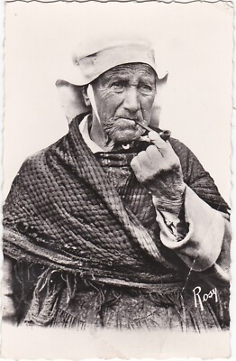 E0409 OLD BRETON SMOKING HIS PIPE - F. EDITOR HAT - ROSY