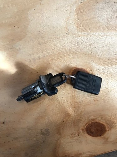 ignition with key and Fob 1993 Lincoln mark 8 - Picture 3 of 5