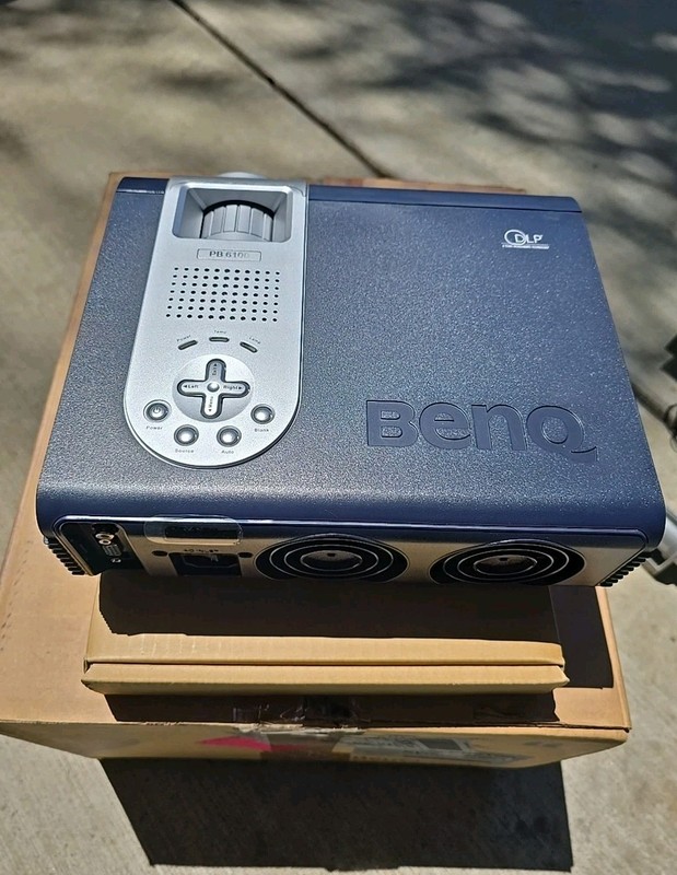 BenQ PB6100 DLP Desktop Projector Home Theater VGA/SVGA Black Silver