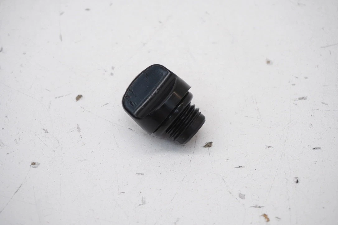CRF250R CRF450R Oil Filler Cap OEM 15611-K95-A20 Honda CRF 250R 450R M11
