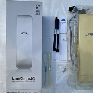 Ubiquiti Networks NanoStation M5 5GHz airMAX 150Mbps Indoor/Outdoor CPE
