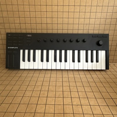 GREAT CONDITION Native Instruments M32  Komplete Kontrol Keyboard Controller