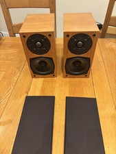 AVI Neutron IV Monitor Speakers - Cherry