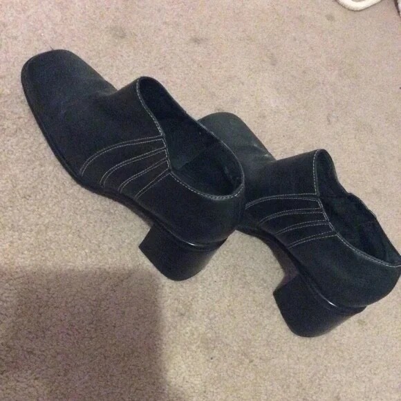 Comfortable Classic Leather CLARKS Block Heel Mid… - image 7