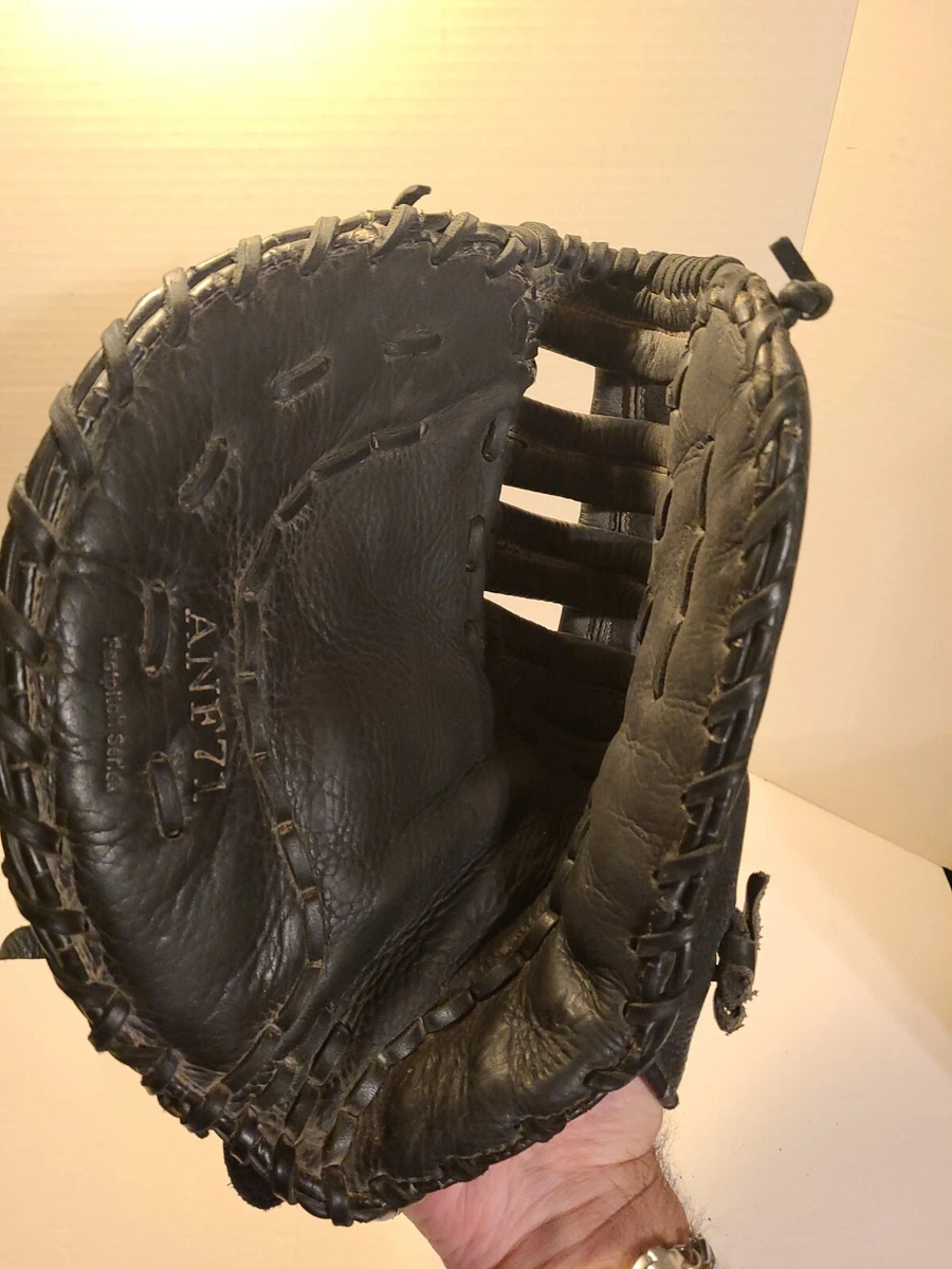 Akadema first 2025 base mitt