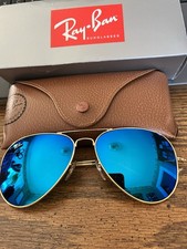 RAY-BAN AVIATORS RB3026 62mm. GOLD FRAME WITH BRIGHT BLUE MIRROR LENSES. NEW.