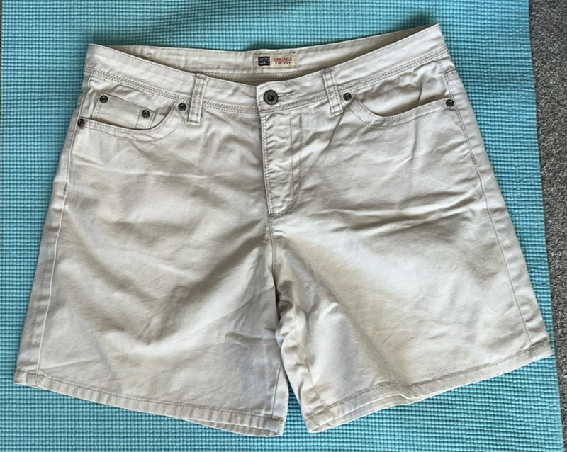 Ladies Faded Glory Off White Denim Shorts Size 10 Made Pre Owned Excellent!