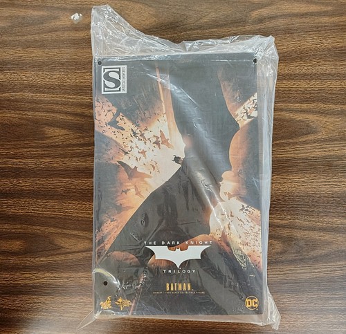 Hot Toys - Esclusiva Sideshow - Batman Begins (Figura 1/6) SIGILLATO - Foto 5 di 13