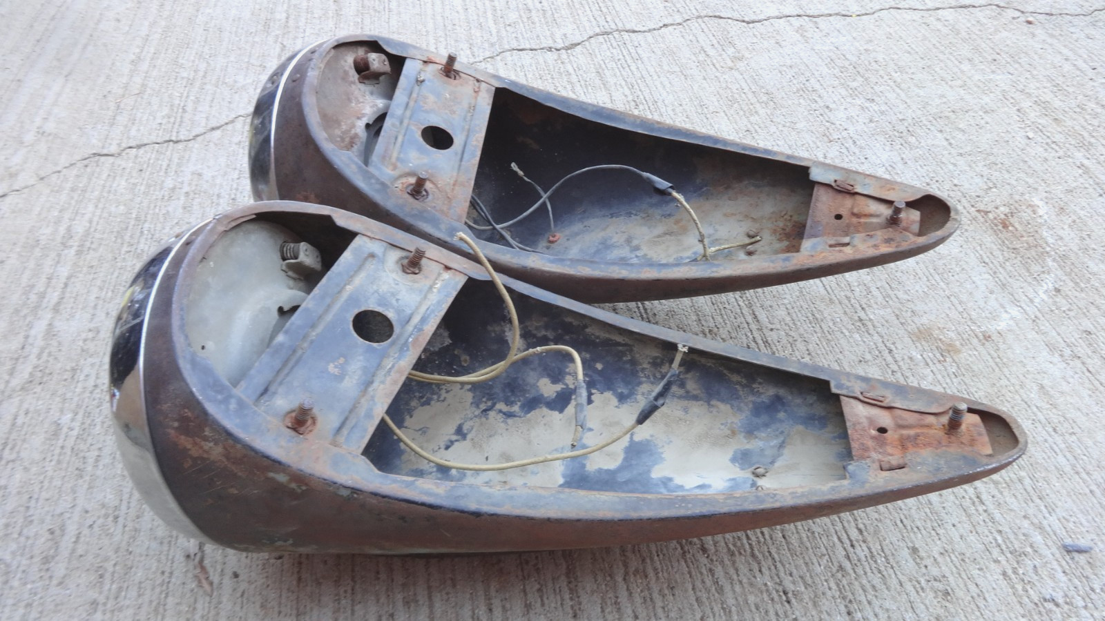 1941 1942 Chevy Truck HEADLIGHT ASSEMBLIES Original GM Guide pair 1946 GMC