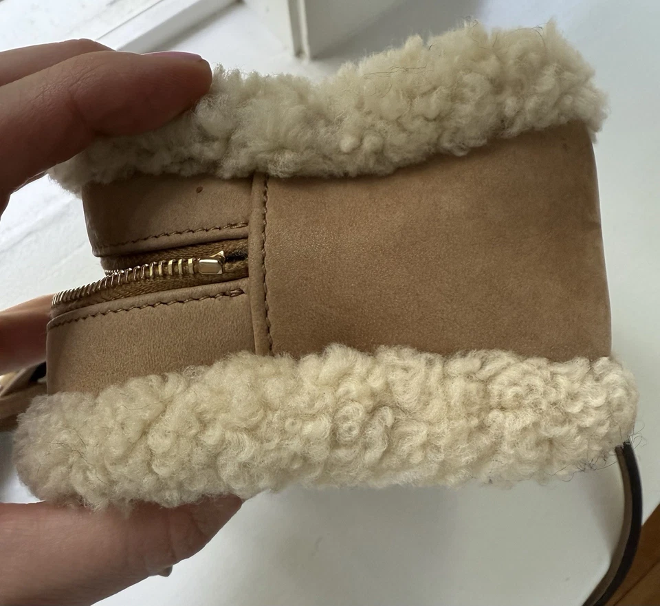 Bolso Saint Laurent Lou de gamuza con ribete de piel de oveja Foto 3 de 4