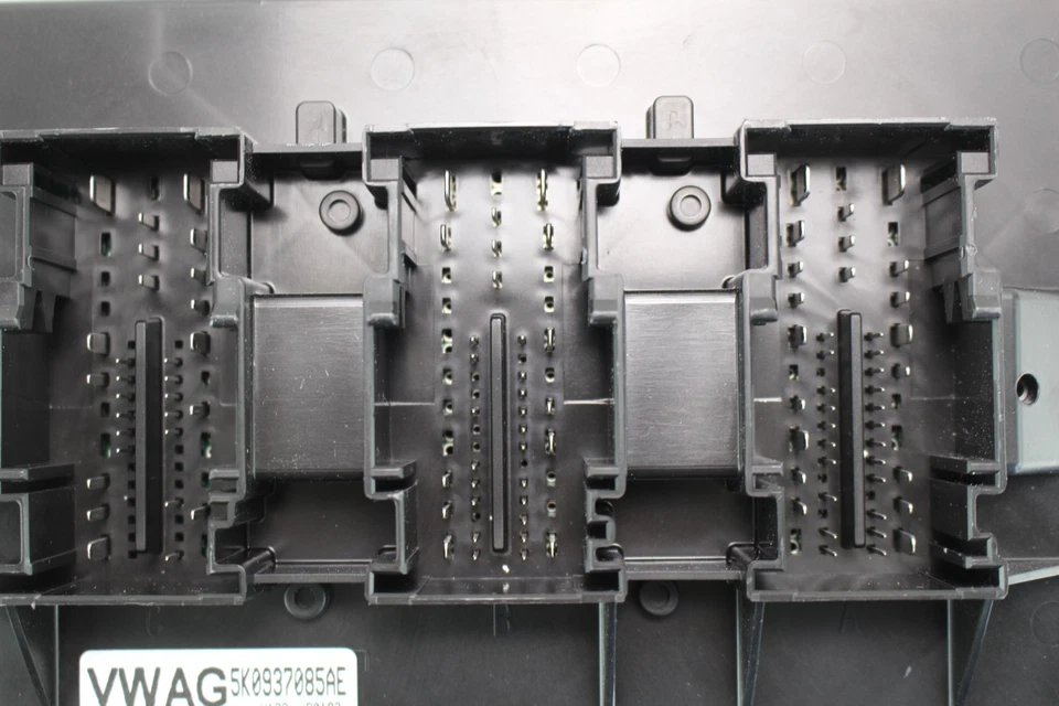 Módulo de control de carrocería Volkswagen Passat 2016-2020 BCM BCU OEM, 5K0937085AE Foto 2 de 4