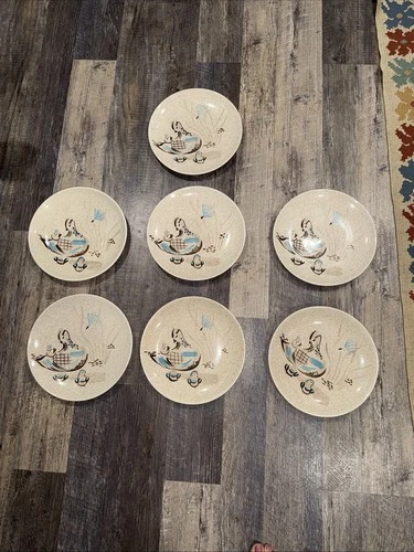 7 Red Wing Pottery Bob White Dinner Plates 10.75”