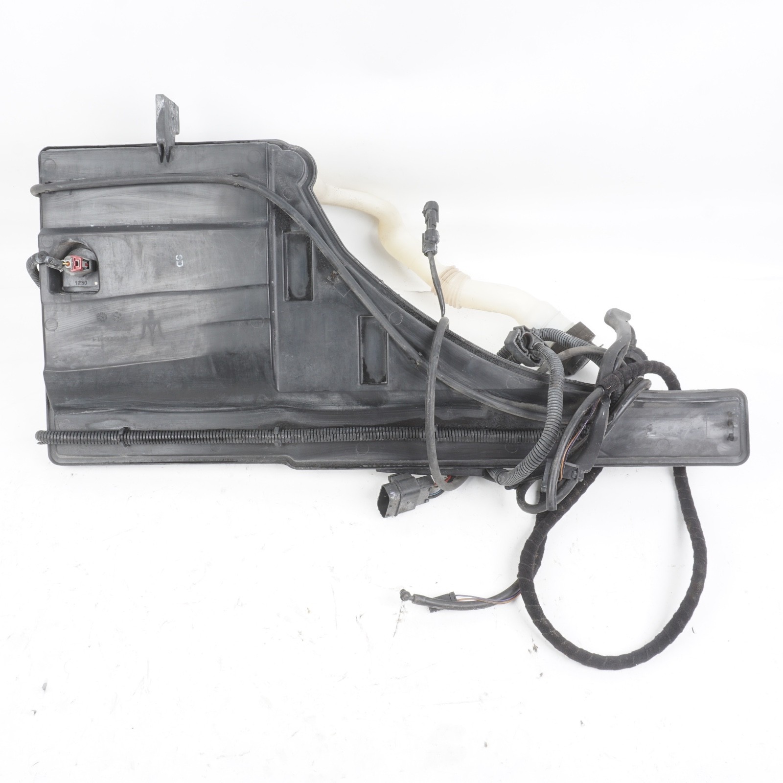 2014 - 2017 MASERATI GHIBLI WINDSHIELD WASHER FLUID RESERVOIR TANK 670006414 OEM