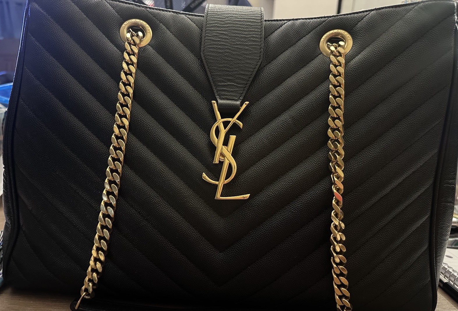 Borsa shopping Saint Laurent Grain De Poudre Matelasse Chevron Monogram