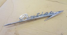 1951 1952 1953 Pontiac Emblem Script Nameplate Chieftain Station Wagon R 515805 1951 1952 1953 Pontiac Emblem Script Nameplate Chieftain Station Wagon R 515805