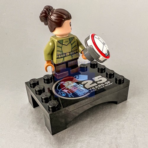 LEGO Star Wars - Minifigure giovane Leia - 75392 - 25° anniversario con supporto - Foto 3 di 5