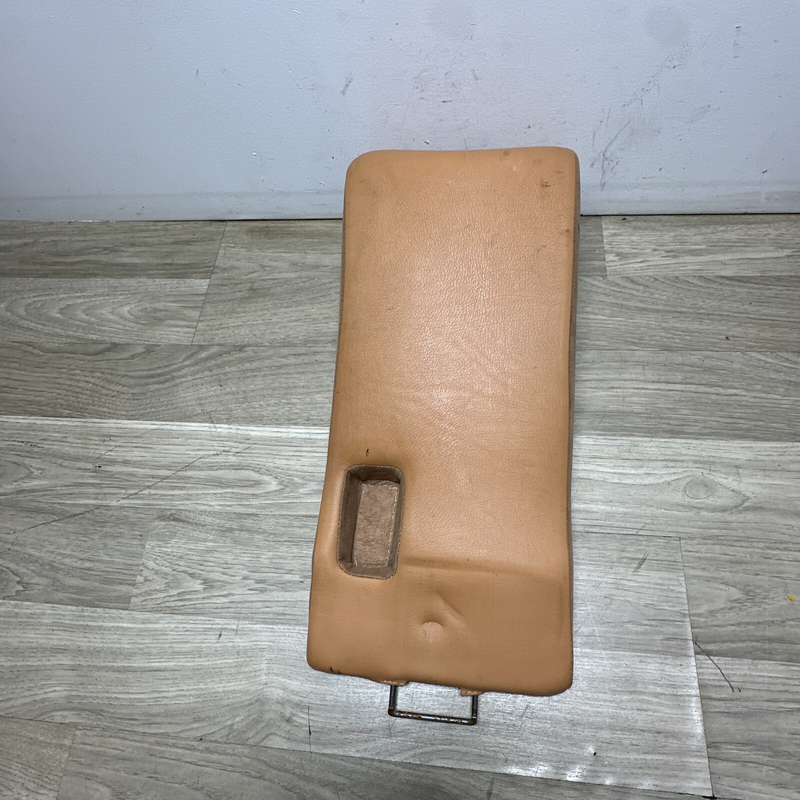 09-13 Maserati Quattroporte M139 Rear Center Console Arm Rest Armrest OEM