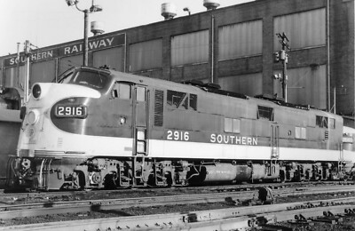 Southern Railway EMD E7A No. 2916 8 x 10 Photo