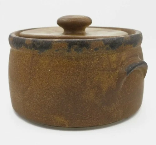 Vintage McCoy Pottery Casserole Bean Pot Container Cookie Jar Lid 2 Qt 1421 USA