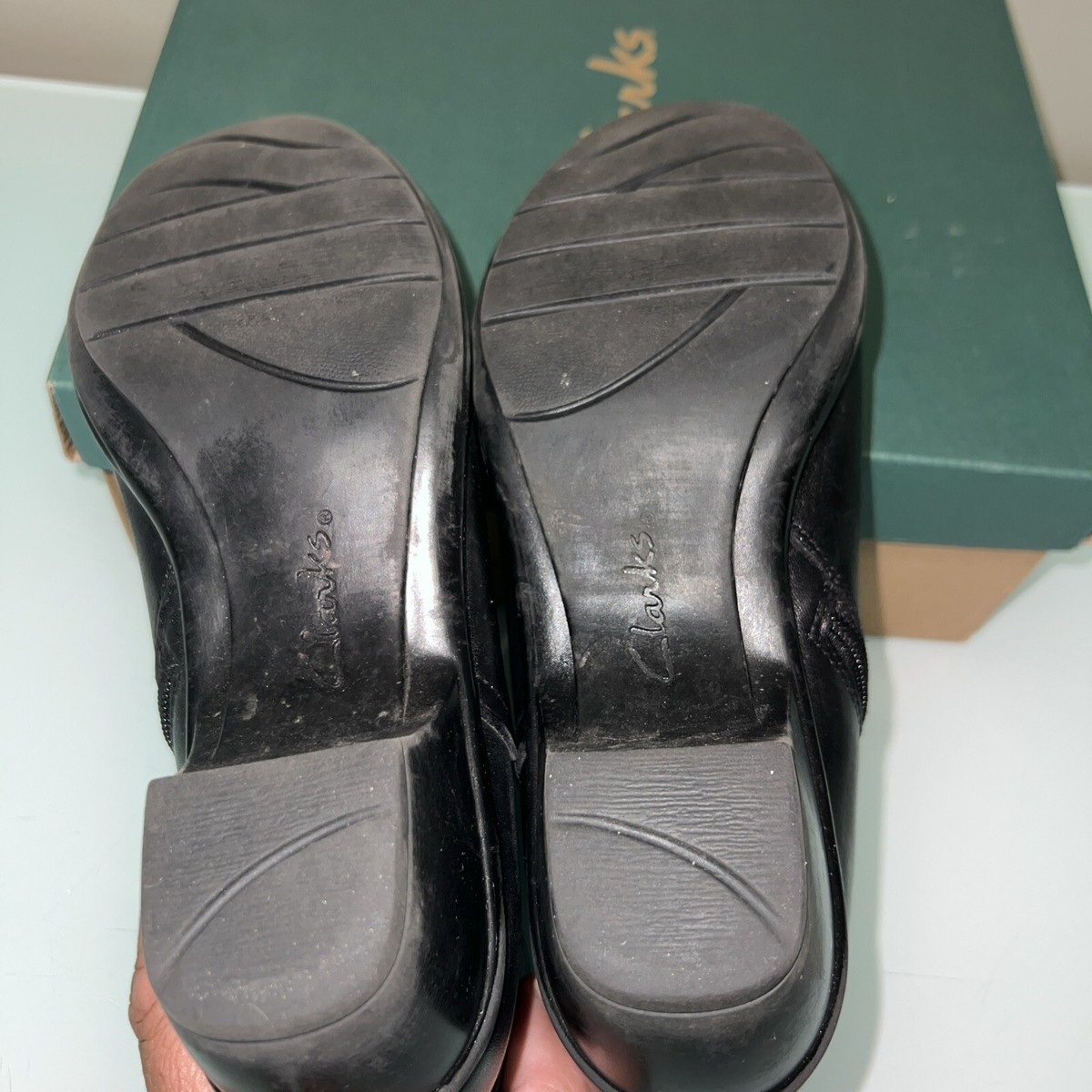 CLARKS Black Leather Zip Ankle Boots Womens Sz 9 M 36797 Wish Mood