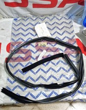 Nissan Patrol 260 Tr 93664g9601 Right Side Rear Glass Guide