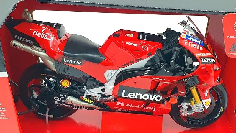 Maisto 1/6 Scale 32229 - Ducati Desmosedici MGP 2022 #63 F. Bagnaia - Image 3 of 4