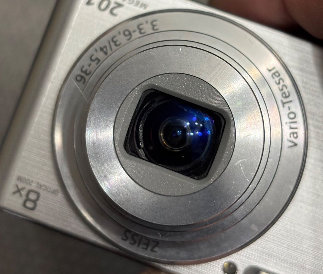 Sony DSC-W830 Silver Cyber-Shot 20.1MP Digital Camera Japanese