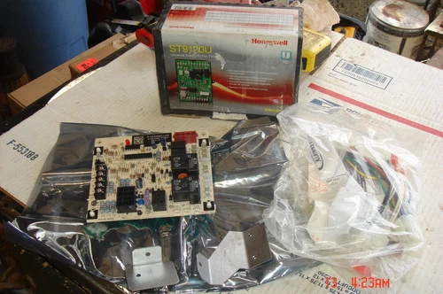NOS White Rodgers 50M56U-801 HSI Furnace Control Board for Lennox Armstrong