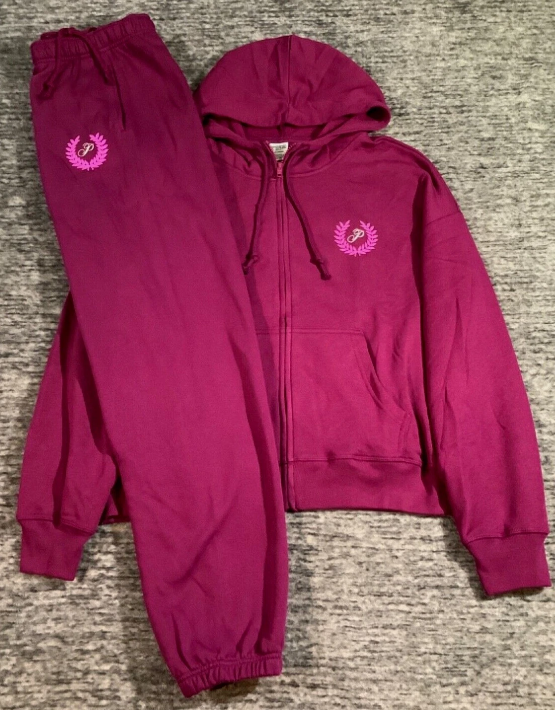UNDERCOVER Victoria's Secret Rosa Full Zip Felpa con Cappuccio + Pantaloni Set Vivid Magenta Fragola L