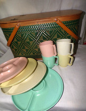 PICNIC HAWKEYE BURLINGTON Woven PICNIC Basket Retro Dish Vintage 50’s USA Made